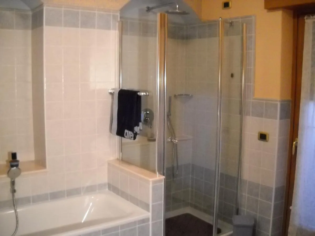 B&B L'Isola Delle Rose Sovramonte 0*,  Italy
